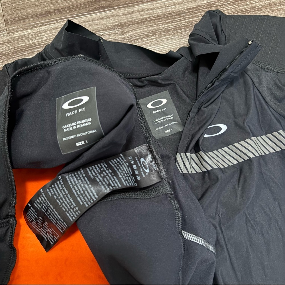 SOLD***Oakley cycling set top and bottom - Picture 12 of 15